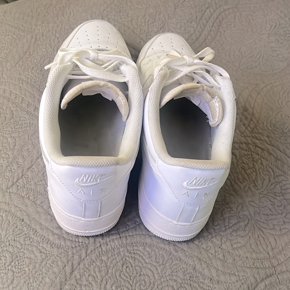 Low top white Air Force 1s - Picture 3 of 5